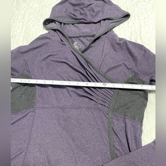 ROAD RUNNER SPORTS Long-Sleeve Ponytail Hood Pullover Running Top Womens M EUC! - Picture 4 of 9